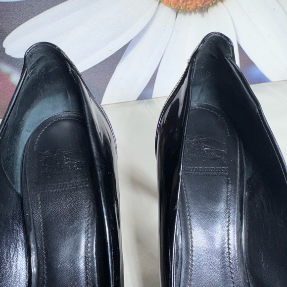 Burberry Black Patent Mary Jane Heel Size 39 - Picture 8 of 11